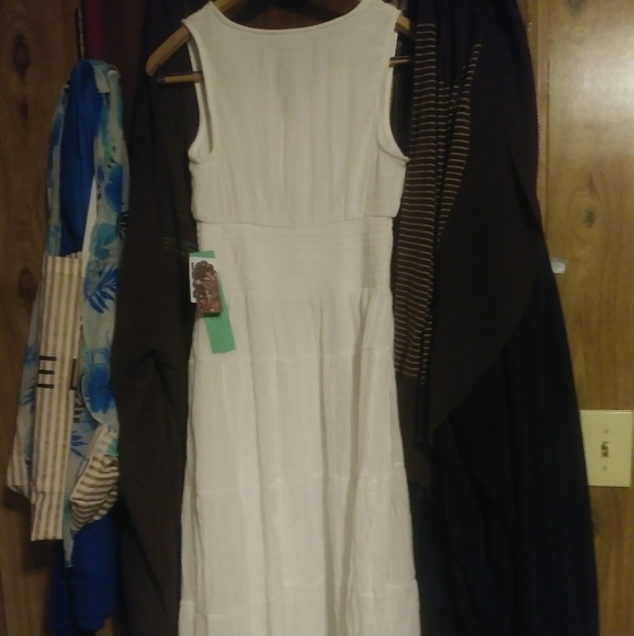 Dress - Picture 2 of 4